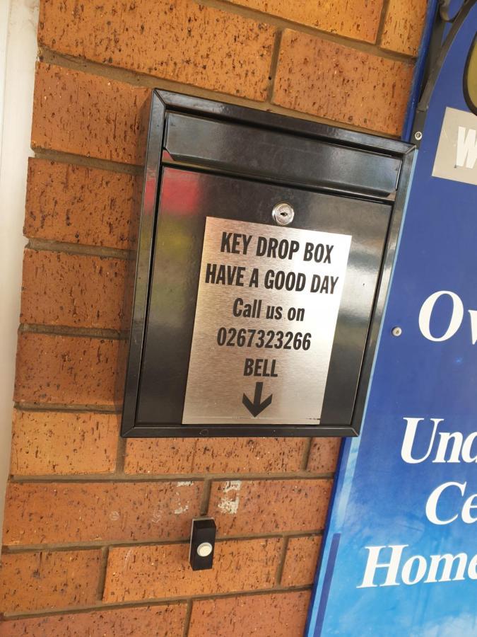 Glen Innes Lodge Motel Bagian luar foto