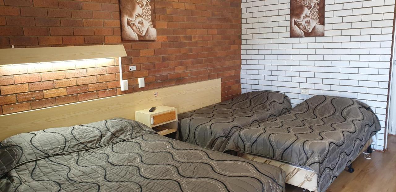 Glen Innes Lodge Motel Bagian luar foto