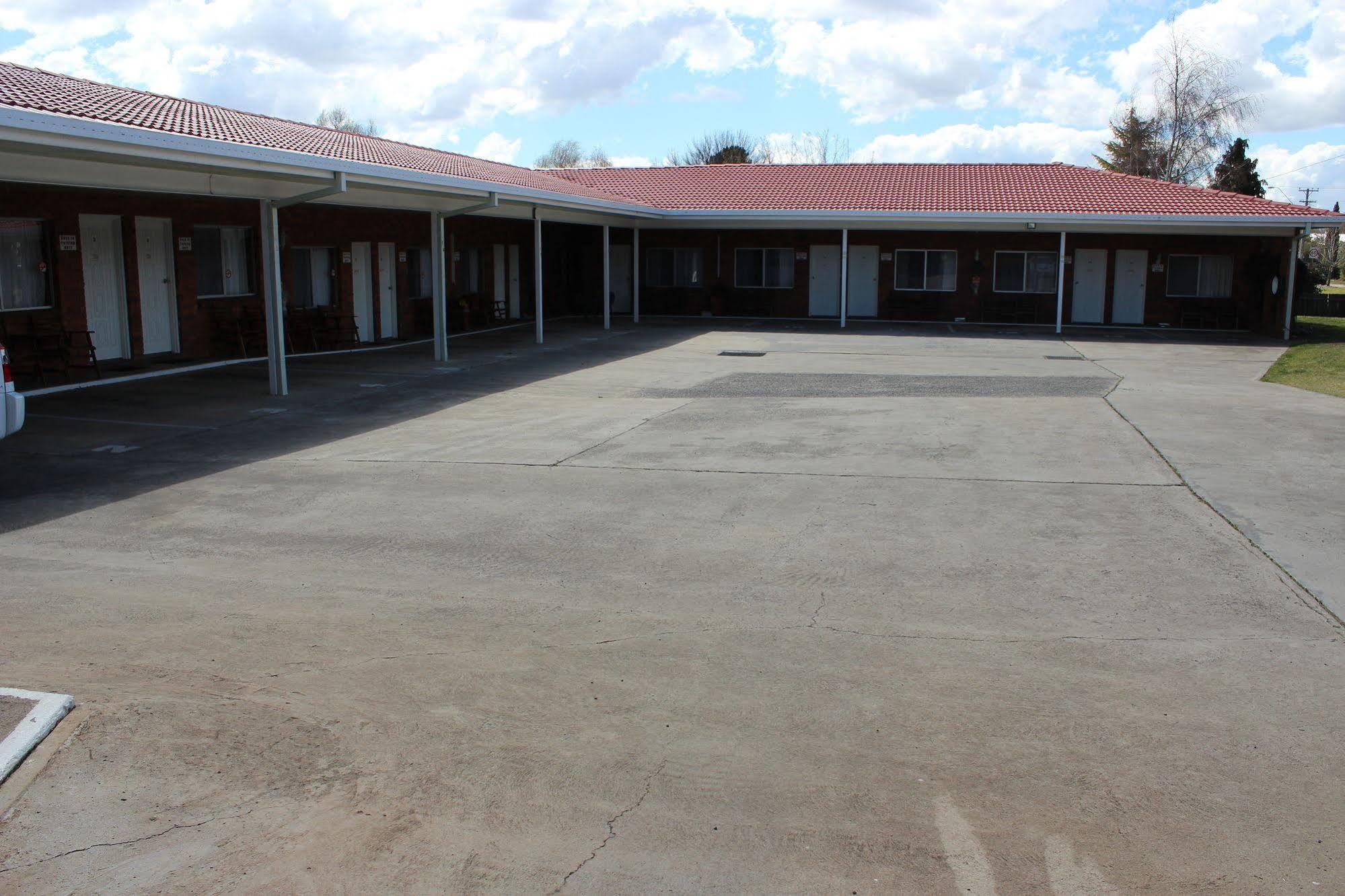 Glen Innes Lodge Motel Bagian luar foto
